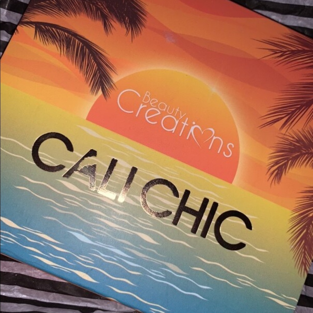 Beauty Creations CaliChic eyeshadow Palette